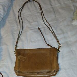 Rare Vintage Coach Elegant Tan Leather Shoulder Bag